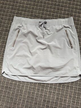 Athleta Light Gray Athletic Skort with Zip Pockets